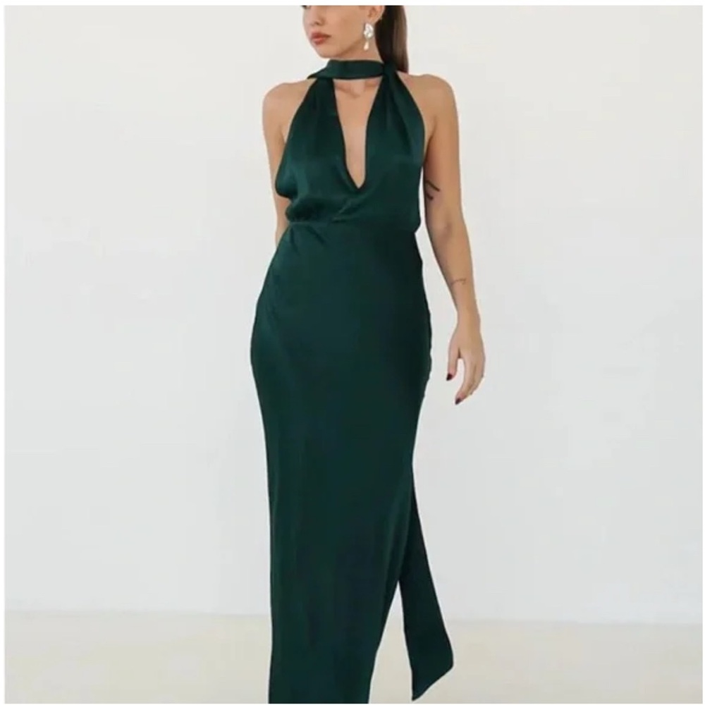 Elegant Green Halter Maxi Dress